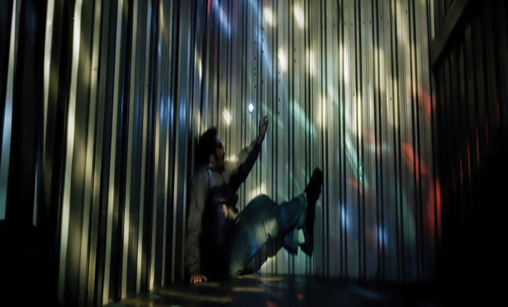 Branco sai, preto fica